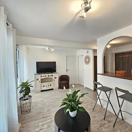 Apartmán Le Charme Du Sanctuaire 8 Couchages 400m De La Grotte *