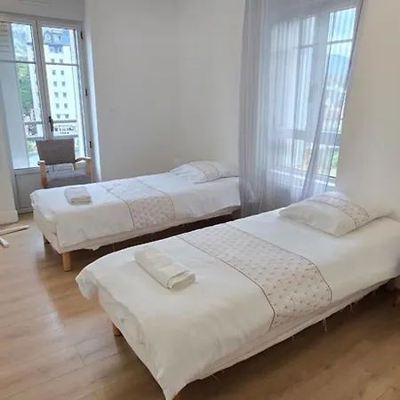 Le Charme Du Sanctuaire 8 Couchages 400m De La Grotte Apartmán *