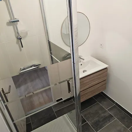 Le Charme Du Sanctuaire 8 Couchages 400m De La Grotte Лурд