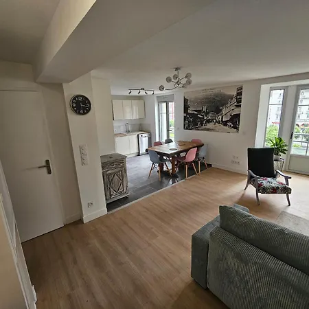 Апартаменты Le Charme Du Sanctuaire 8 Couchages 400m De La Grotte