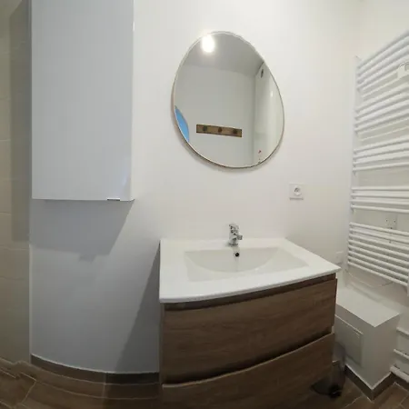 Le Charme Du Sanctuaire 8 Couchages 400m De La Grotte Апартаменты