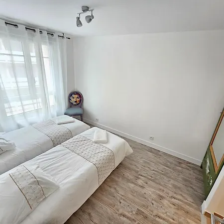 Le Charme Du Sanctuaire 8 Couchages 400m De La Grotte Апартаменты *