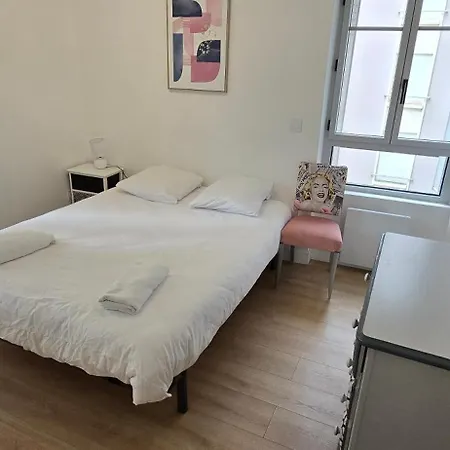 Апартаменты Le Charme Du Sanctuaire 8 Couchages 400m De La Grotte